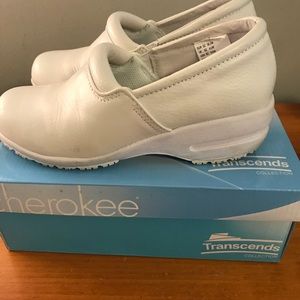 White Cherokee Transcends Nurse shoes